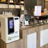 Sistemele CASHMATIC SELFPAY efectuează automat tranzacții de plată cu numerar și returnare rest, eliminând orice tip de contact între operator și client și între operator și bani. CASHMATIC SELFPAY