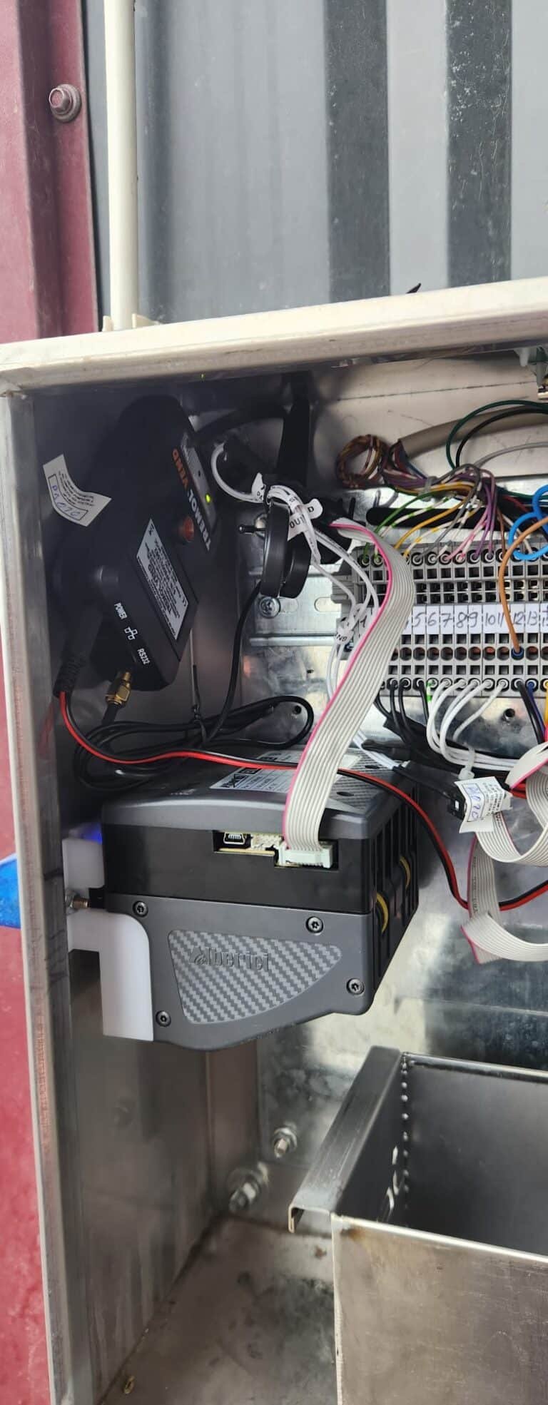 Fiscalizare spalatorii auto cu acceptatoare Alberici pe rampa si aspiratoare